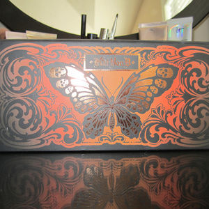 KAT VON D MONARCH EYE SHADOW PALETTE